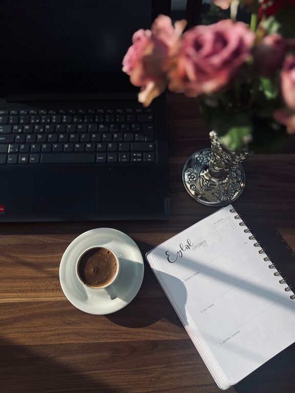 Simple Routines to Start and End Your Workday Smoothly